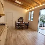 B35 Bilocale A Due Passi Dal Porto Canale Con Ingresso Indipendente